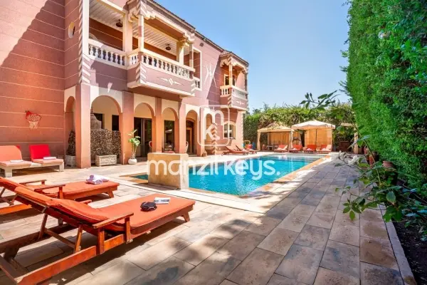 SUPERBE VILLA DE PRESTIGE, TARGA, AVEC PISCINE DE 15 MÈTRES